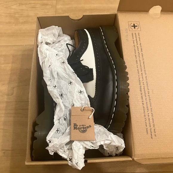 Dr Martens Smooth Leather Bex Brogue Shoes - Picture 7 of 8